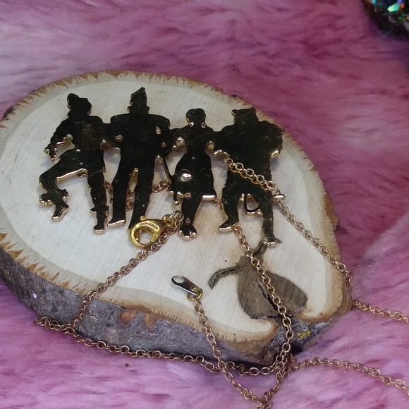 Wizard of OZ Silhouette Necklace Yellow Brick Road JEWELRY Gold Rare Frank - Picture 5 of 7